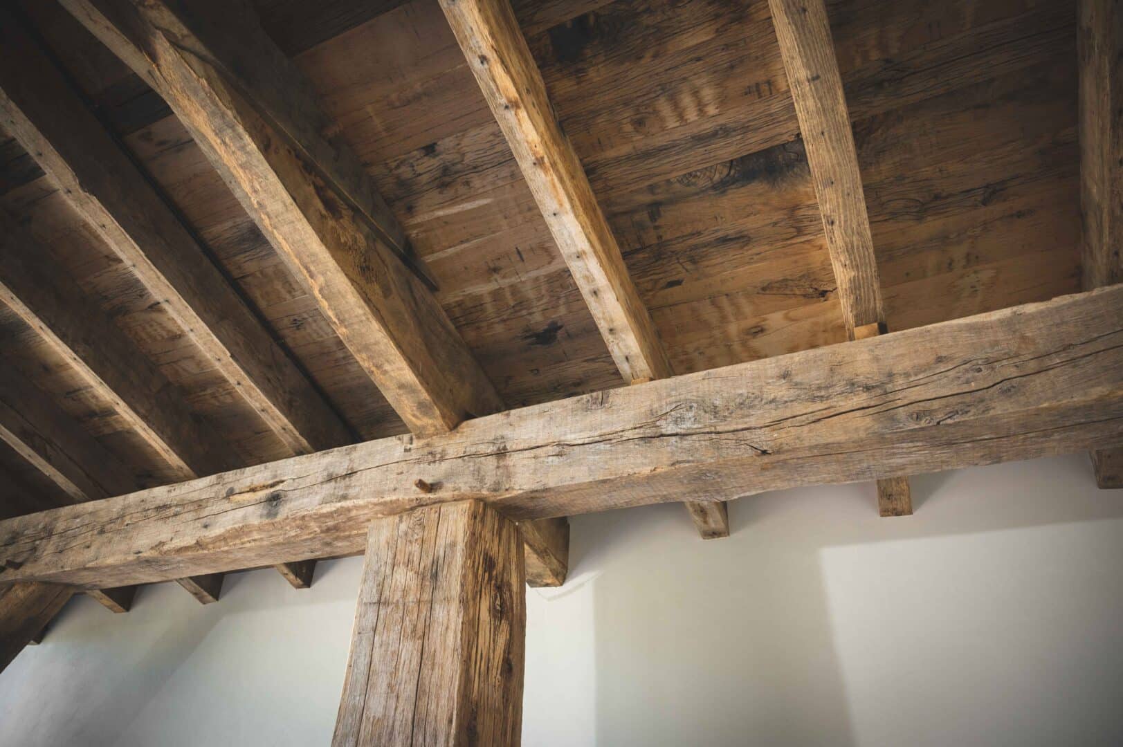 carousel image Air dried oak beams in interior project