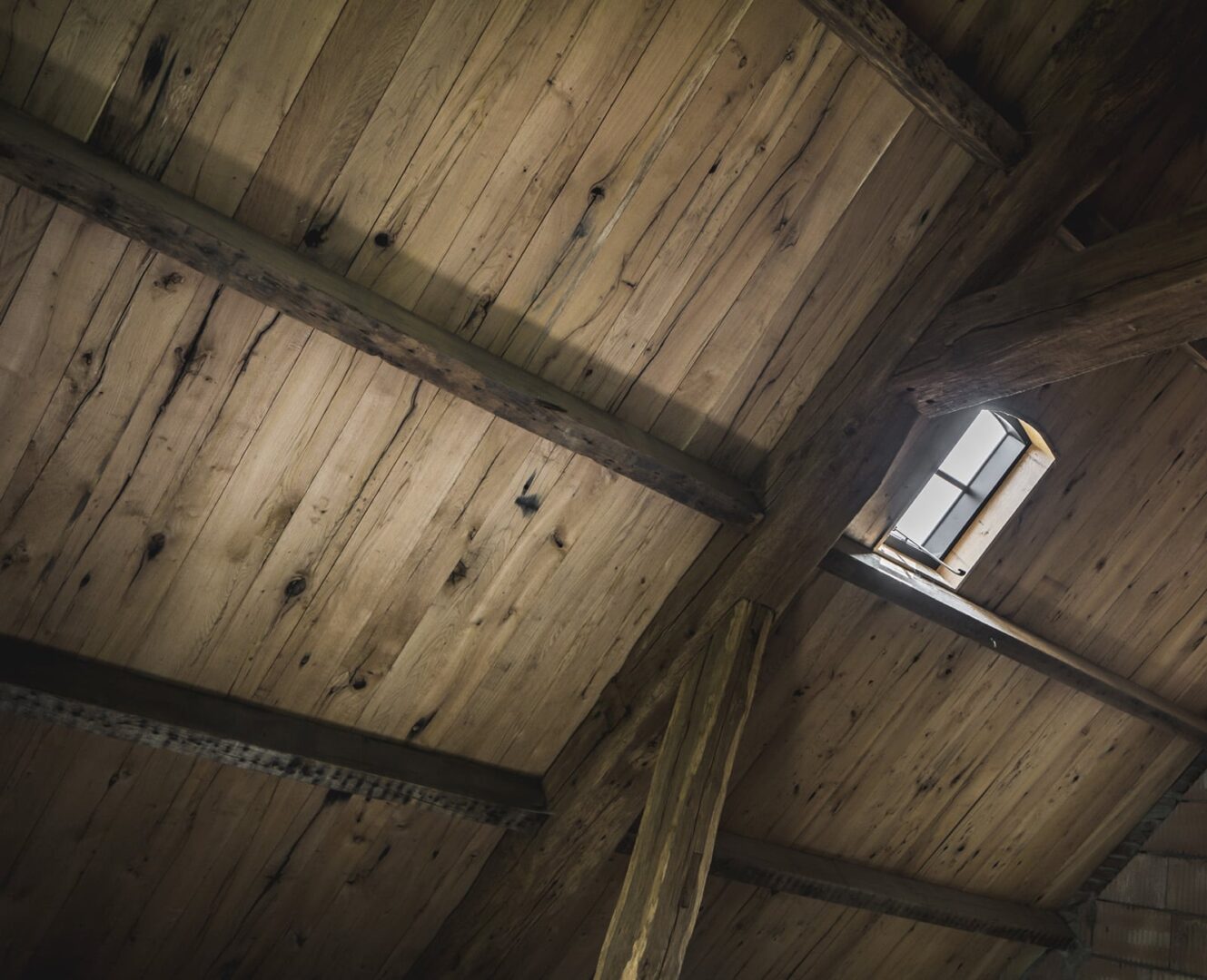 carousel image oud eiken dakbeschot gezaagd uit wagonplanken interieur realisatie frank pouwer
