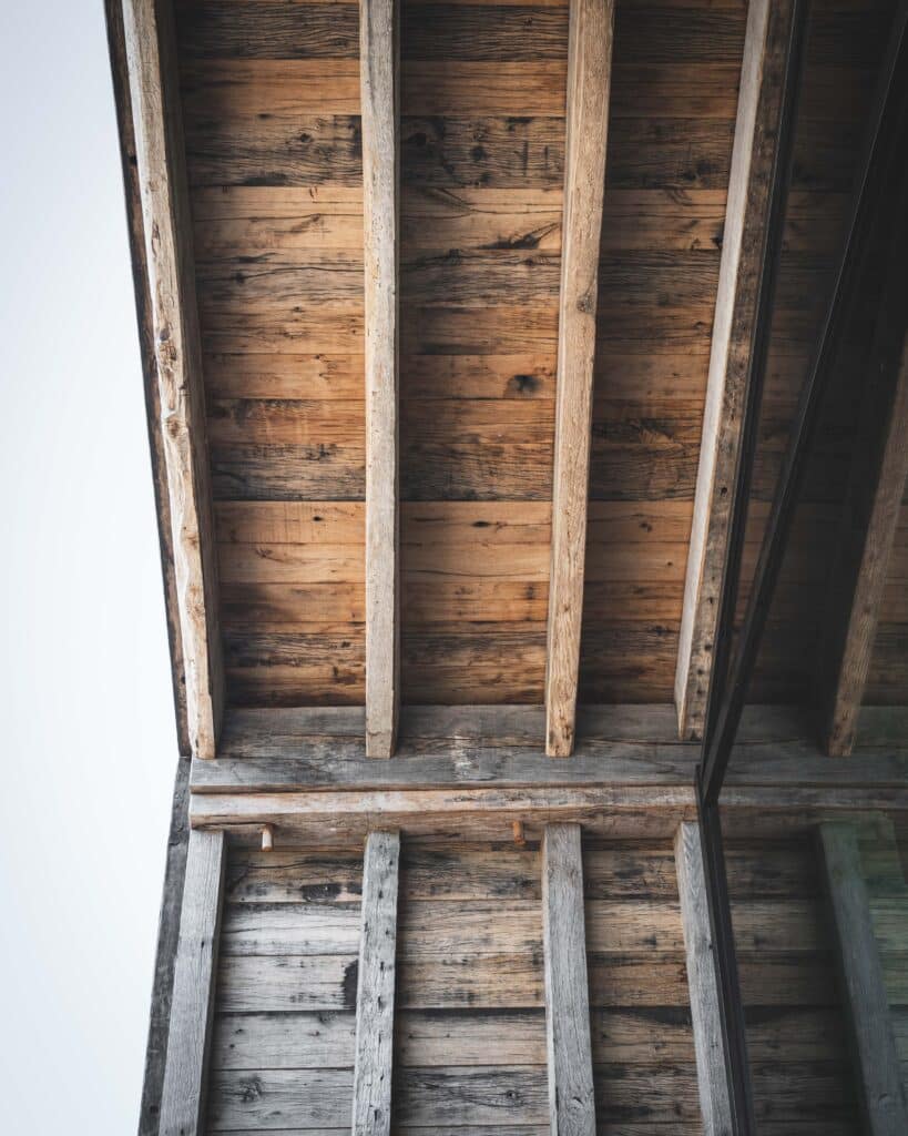 eiken dakgordingen en oud eiken dakbeschot
